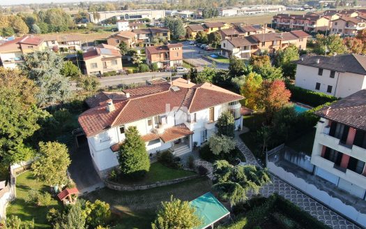 Villa con parco privato, Torbole Casaglia (BS)