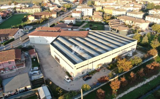 Capannone in vendita con Due Appartamenti annessi, Torbole Casaglia (BS)