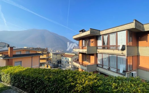 Lumezzane (BS) Due appartamenti indipendenti con corte comune e garage doppio